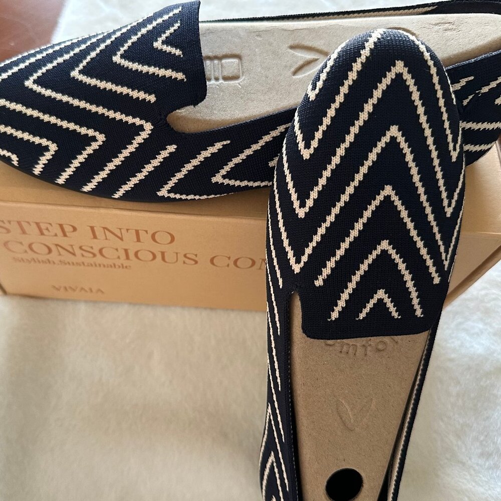 Vivaia New in the box never worn Audrey loafer Navy and Cream size EU38 US7-7.5